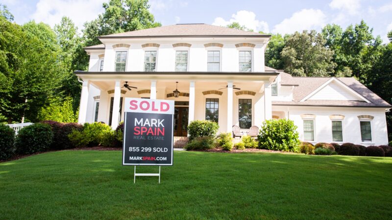 Orlando real estate has some of the country's best residential areas and neighboring cities.