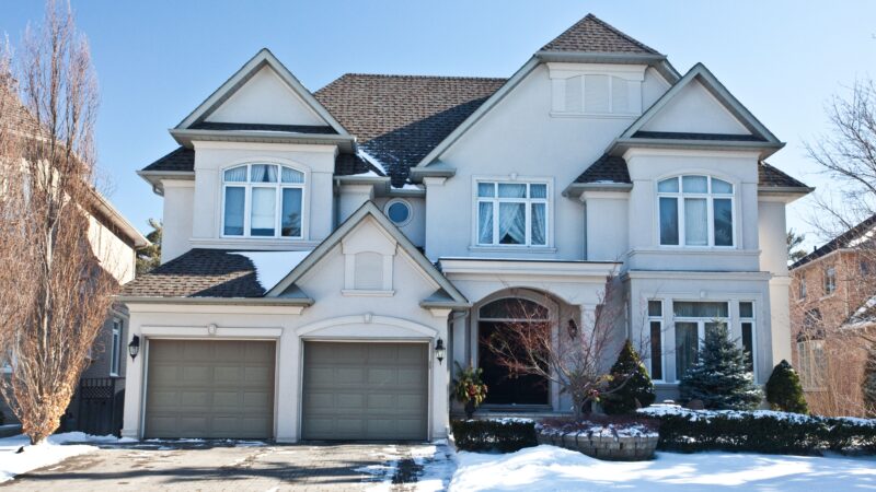 Winter curb appeal matters when selling your home