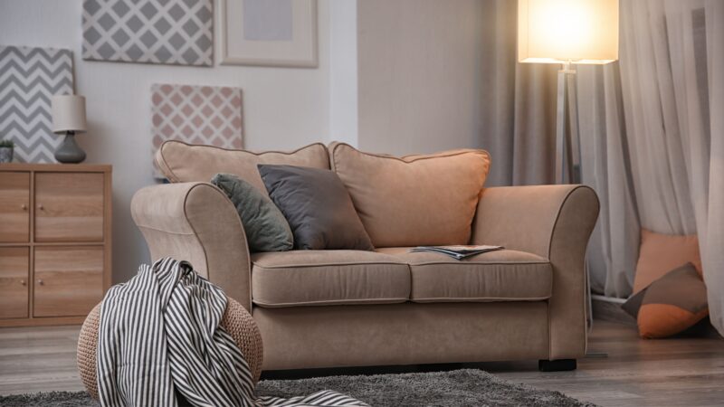 Create cozy rooms when selling your home this winter